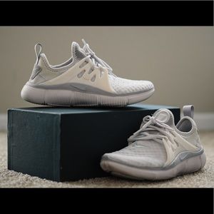 Women’s Everyday White Nikes